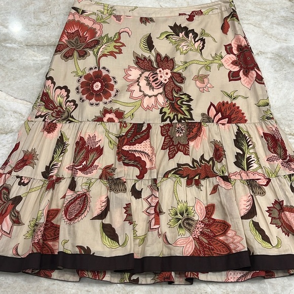 Ann‎ Taylor Flouncy Fit and Flare Tiered Skirt Floral Cotton Lined Size 6 - Picture 3 of 12